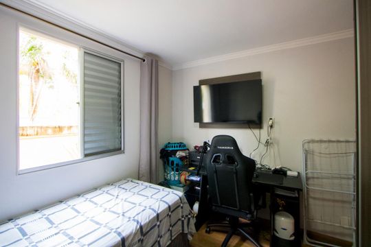 Quarto 2 de apartamento à venda com 2 quartos, 57m² em Parque São Vicente, Santo André