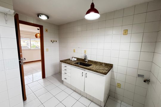 Cozinha de casa de condomínio para alugar com 2 quartos, 57m² em Vargem Pequena, Rio de Janeiro
