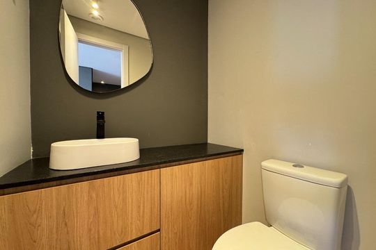 Lavabo de apartamento à venda com 1 quarto, 43m² em Moinhos de Vento, Porto Alegre