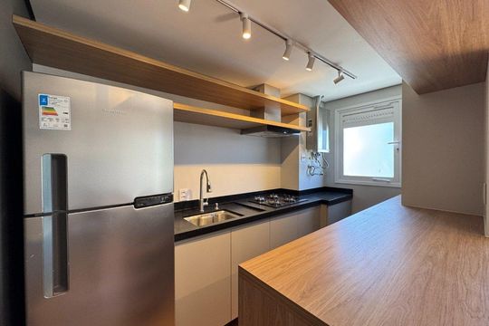 Cozinha de apartamento à venda com 1 quarto, 43m² em Moinhos de Vento, Porto Alegre
