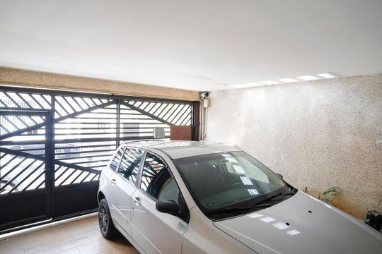 Garagem de casa à venda com 3 quartos, 180m² em Barcelona, São Caetano do Sul