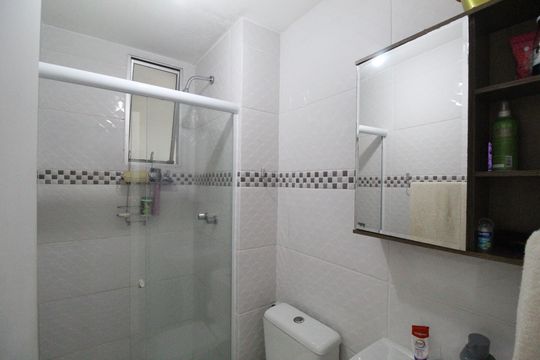 Banheiro de apartamento à venda com 3 quartos, 60m² em Taquara, Rio de Janeiro