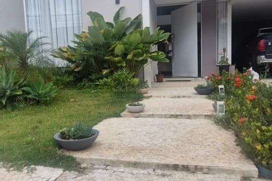 Fachada de casa de condomínio para alugar com 3 quartos, 300m² em Jardim Bandeirantes, Sorocaba