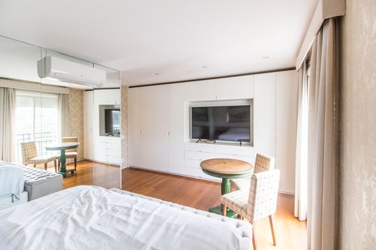 Suíte 1 de apartamento para alugar com 2 quartos, 201m² em Residencial Tambore Iii, Santana de Parnaíba