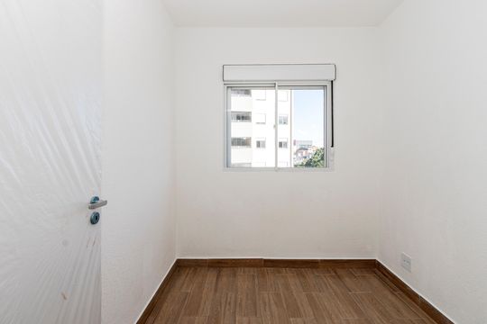 Quarto 2 de apartamento para alugar com 2 quartos, 37m² em Jardim São Luís, São Paulo