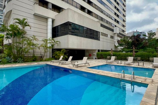Piscina de kitnet/studio à venda com 1 quarto, 40m² em Cerqueira César, São Paulo