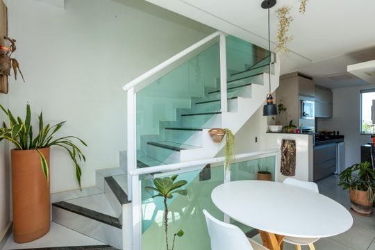 Escada de apartamento à venda com 3 quartos, 117m² em Vila Cloris, Belo Horizonte