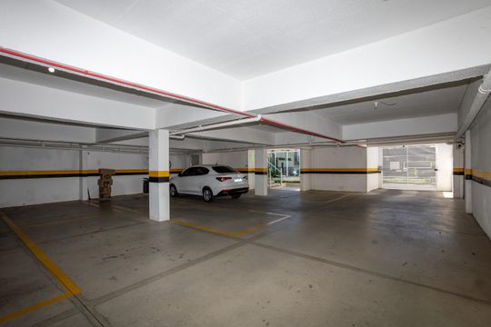 Garagem de apartamento à venda com 3 quartos, 117m² em Vila Cloris, Belo Horizonte