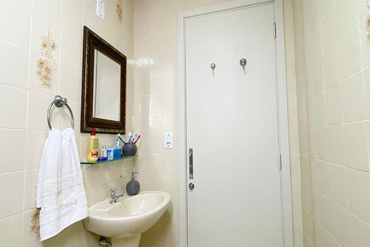 Banheiro de apartamento à venda com 3 quartos, 60m² em Duque de Caxias, São Leopoldo