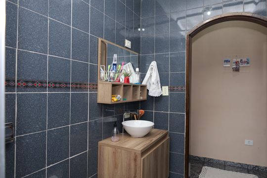 Banheiro 1 de casa à venda com 2 quartos, 110m² em Jardim Pedro José Nunes, São Paulo