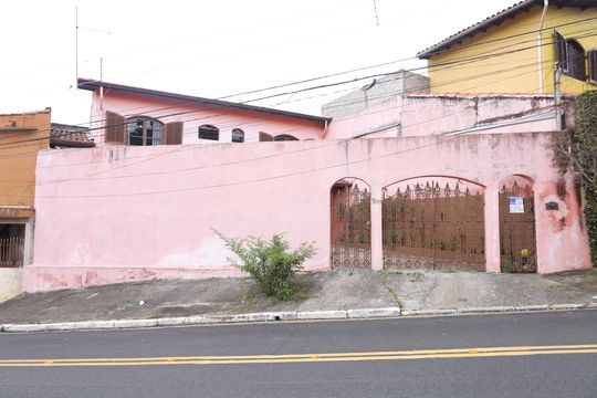 Fachada do imóvel - Placa instalada no portão - Código da placa: COXT-136 de casa à venda com 2 quartos, 110m² em Jardim Pedro José Nunes, São Paulo