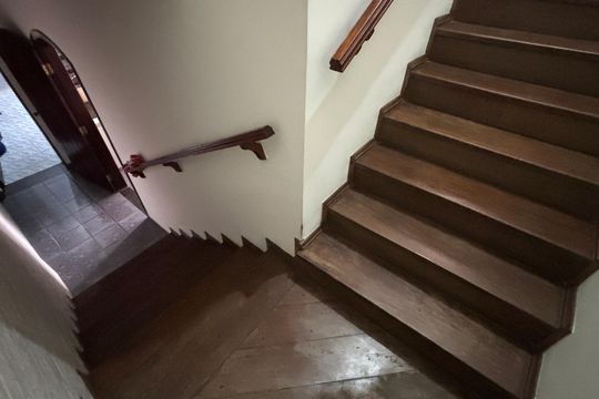 Escada de casa para alugar com 4 quartos, 249m² em Jardim Monte Libano, Santo André