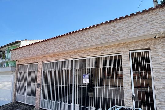Fachada de casa para alugar com 4 quartos, 249m² em Jardim Monte Libano, Santo André