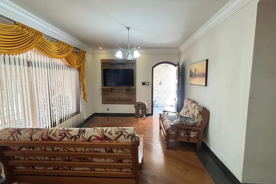 Sala de casa para alugar com 4 quartos, 249m² em Jardim Monte Libano, Santo André