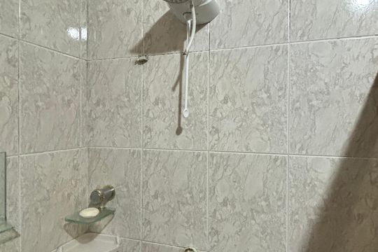 Banheiro da Suíte de casa para alugar com 4 quartos, 249m² em Jardim Monte Libano, Santo André