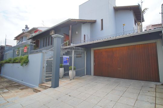 Fachada de casa à venda com 4 quartos, 251m² em Morro do Espelho, São Leopoldo