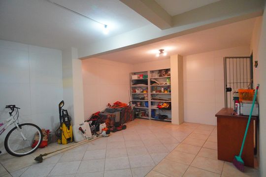 Garagem de casa à venda com 4 quartos, 251m² em Morro do Espelho, São Leopoldo