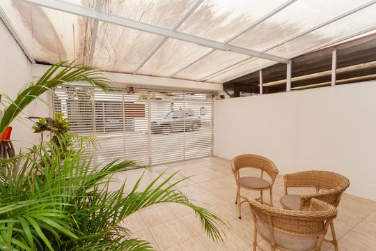 Garagem de casa à venda com 4 quartos, 165m² em Vila Anhanguera, São Paulo
