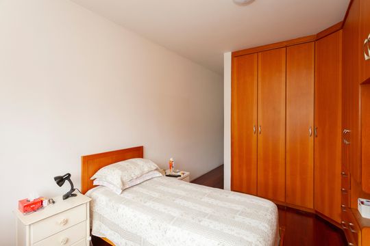Suíte de casa à venda com 4 quartos, 165m² em Vila Anhanguera, São Paulo