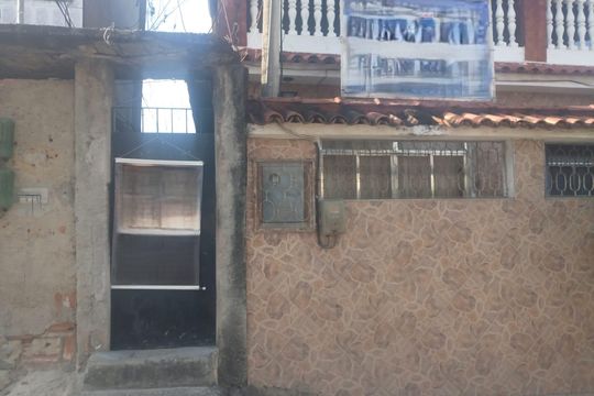 Fachada de casa para alugar com 1 quarto, 80m² em Anchieta, Nilópolis