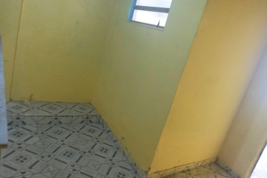 Corredor de casa para alugar com 1 quarto, 80m² em Anchieta, Nilópolis