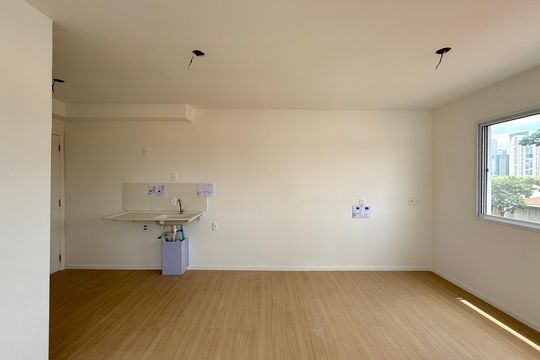 Sala/Quarto de apartamento à venda com 1 quarto, 27m² em Itaim Bibi, São Paulo