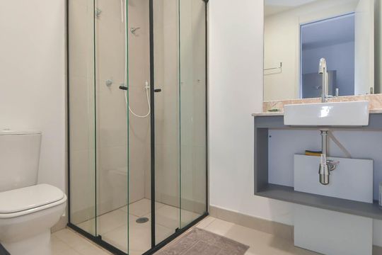 Banheiro de kitnet/studio à venda com 1 quarto, 37m² em Jardim das Acacias, São Paulo