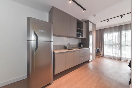 Cozinha de kitnet/studio à venda com 1 quarto, 37m² em Jardim das Acacias, São Paulo