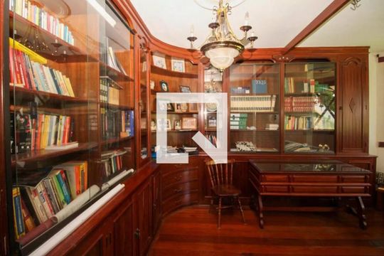 Escritório de casa para alugar com 7 quartos, 700m² em Mangabeiras, Belo Horizonte