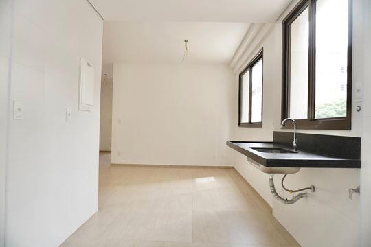 Cozinha  de apartamento à venda com 2 quartos, 67m² em Funcionários, Belo Horizonte