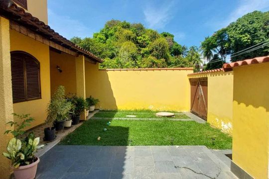 Área externa de casa à venda com 3 quartos, 200m² em Taquara, Rio de Janeiro