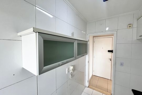 Cozinha de apartamento para alugar com 2 quartos, 50m² em Limão, São Paulo