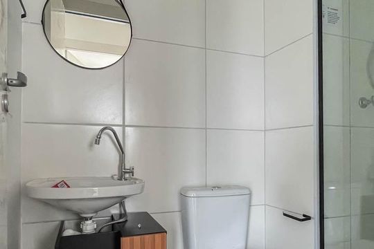 Banheiro de apartamento para alugar com 2 quartos, 54m² em Santo Cristo, Rio de Janeiro