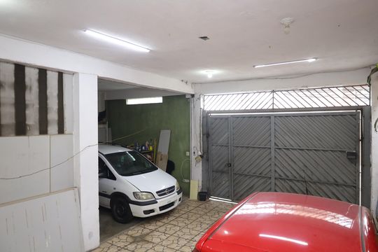 Garagem de casa à venda com 4 quartos, 170m² em Cidade Antônio Estêvão de Carvalho, São Paulo