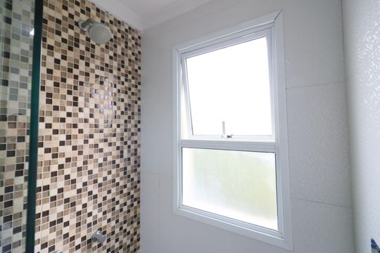 Banheiro da Suíte 1 de apartamento para alugar com 2 quartos, 57m² em Umuarama, Osasco