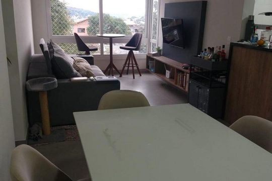 Sala de apartamento para alugar com 2 quartos, 65m² em Santo Antônio, Porto Alegre