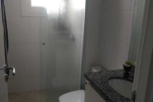 Banheiro 1 de apartamento para alugar com 2 quartos, 65m² em Santo Antônio, Porto Alegre