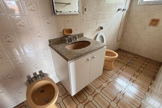 Banheiro da Suíte de casa para alugar com 3 quartos, 375m² em Vila Metalúrgica, Santo André