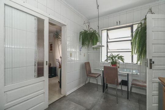 Cozinha de apartamento para alugar com 3 quartos, 150m² em Moinhos de Vento, Porto Alegre