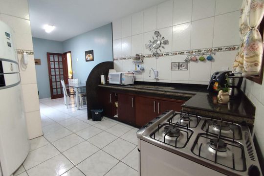 Casa à venda com 2 quartos, 204m² em Penha Circular, Rio de Janeiro