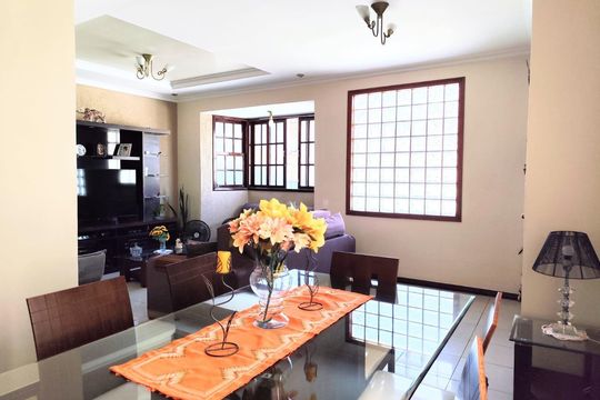 Casa à venda com 2 quartos, 204m² em Penha Circular, Rio de Janeiro