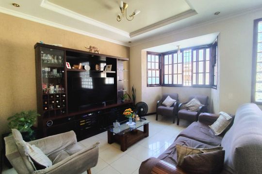 Casa à venda com 2 quartos, 204m² em Penha Circular, Rio de Janeiro