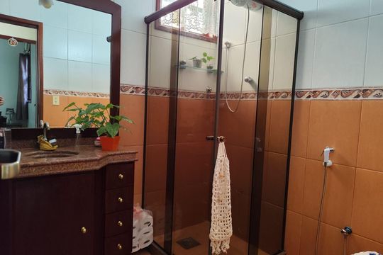 Casa à venda com 2 quartos, 204m² em Penha Circular, Rio de Janeiro