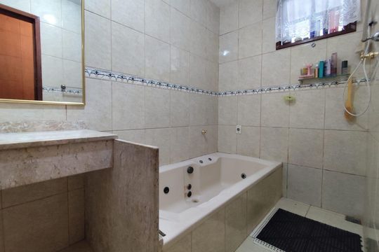 Casa à venda com 2 quartos, 204m² em Penha Circular, Rio de Janeiro