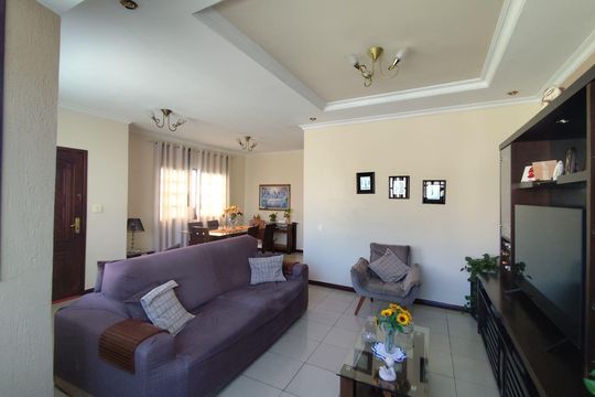 Casa à venda com 2 quartos, 204m² em Penha Circular, Rio de Janeiro