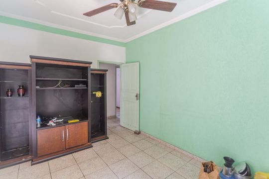 Casa para alugar com 5 quartos, 300m² em Aparecida, Belo Horizonte