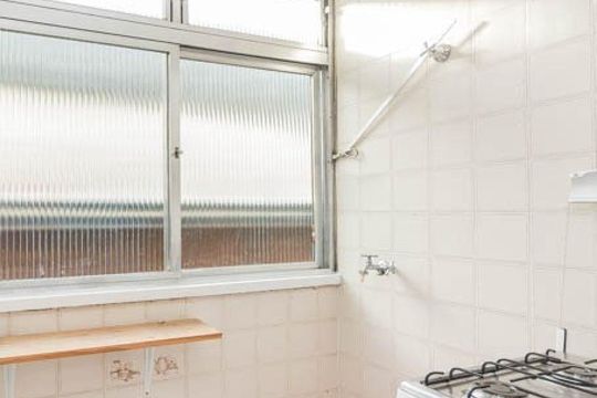 Cozinha de apartamento para alugar com 1 quarto, 36m² em Santa Maria Goretti, Porto Alegre