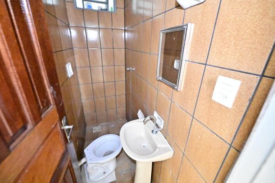 Banheiro de kitnet/studio para alugar com 1 quarto, 58m² em Vila Americano do Brasil, Goiânia