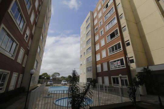 Fachada  de apartamento à venda com 2 quartos, 50m² em Parque Santa Fé, Porto Alegre