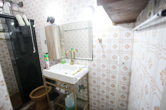 Banheiro Social de casa para alugar com 2 quartos, 90m² em Taquara, Rio de Janeiro